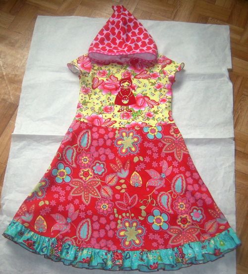 Kapuzenkleid