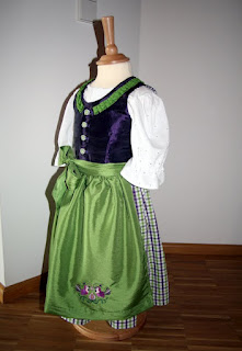 Dirndl in Gre 116