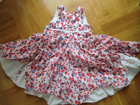 Festkleid in Gr. 128 nach Jottum von hinten