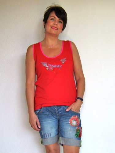 Rotes Sommershirt