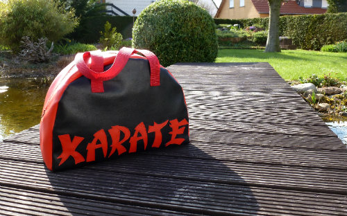 Karatetasche...