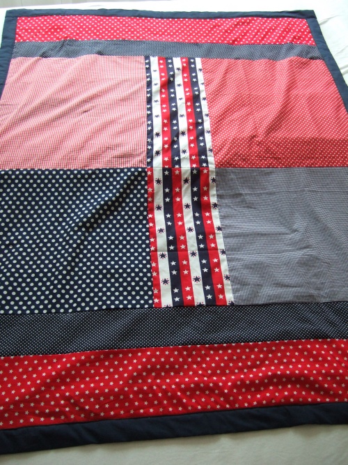 Kuscheldecke aus Resten...