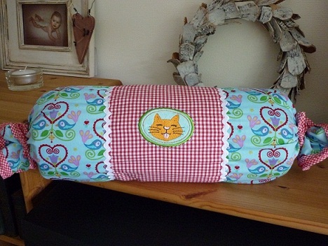 Einen Nackenrollenbezug