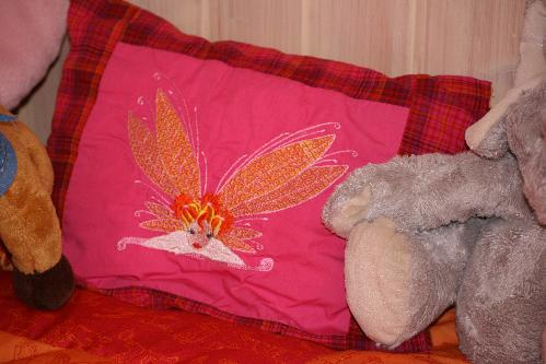 Neue Kissen braucht das Kind... und NEUER BLOG!!!!!!
