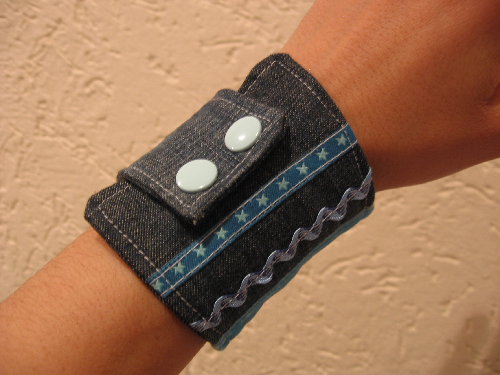 Mama Chic Wrist Cuff