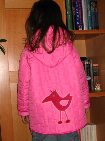 Jacke in rosa von hinten