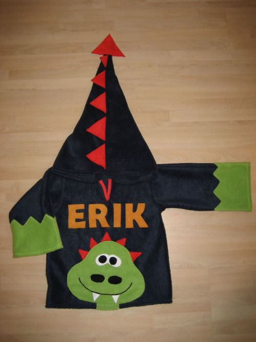 drachenpullover mit namen