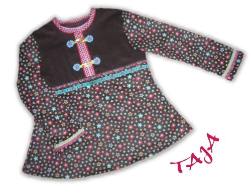 TAJA mit gefaktem Shirt darunter ...
