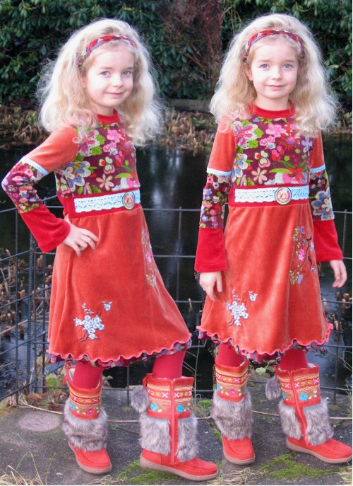 Asia Kleidchen am Model