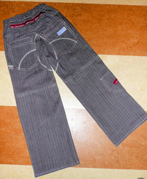 Die "Wokdeckel-Hose" von hinten...