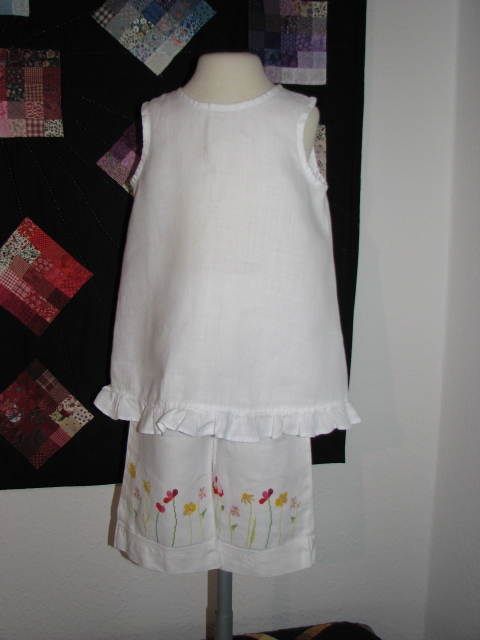 Kombi aus berkleid und handbestickter Hose