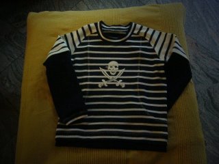 Skull-Sweater fr einen Piraten...