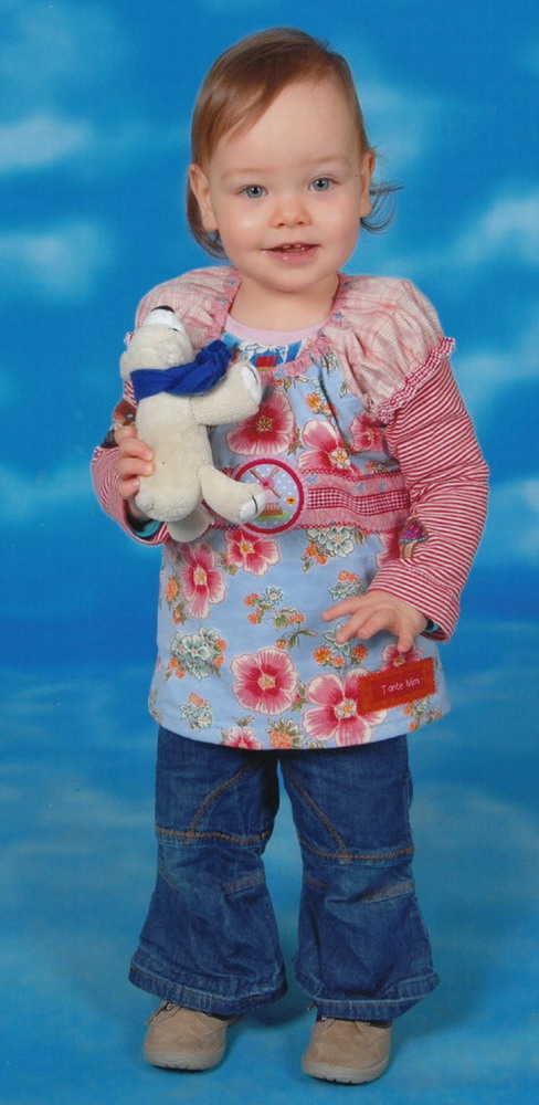 Tini als Bluse mit Jeans Wanda
