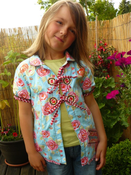 Bluse angezogen