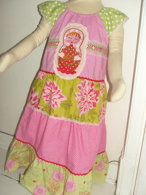 Ein Volantkleid...