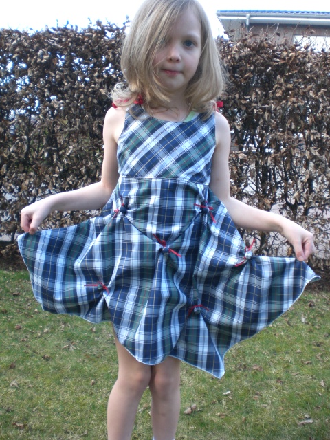 das sommerkleid am modelll ...