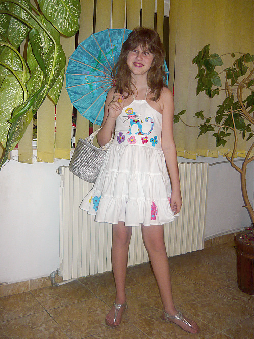 A summer dress for girls (with handpainted elements)