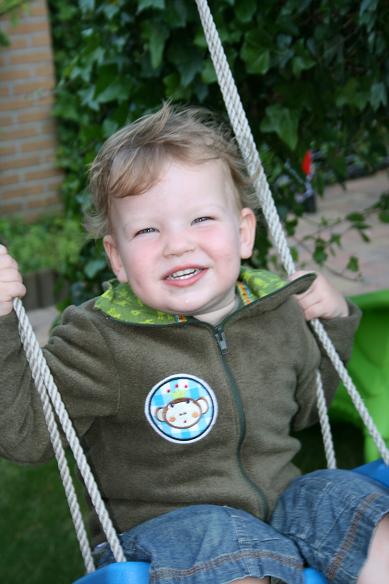 Jonah in seine Fleecejacke (Ottobre)