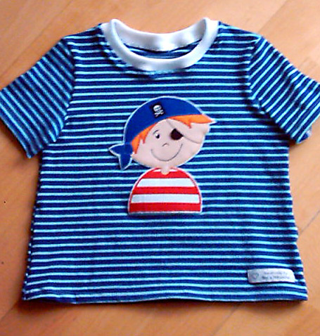 ....mal wieder ein PIRATEN-Shirt....