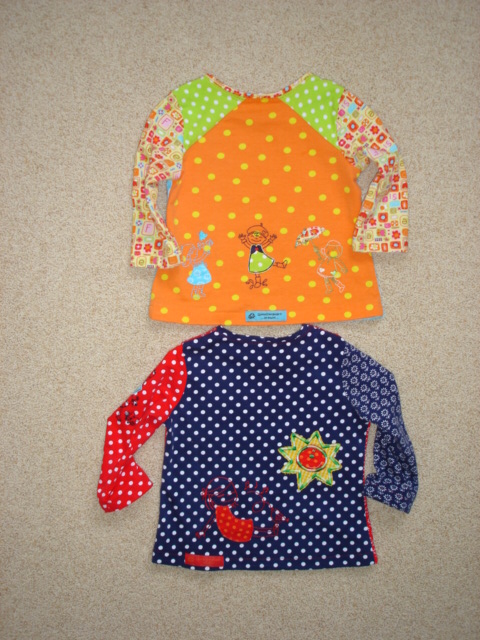 Shirts von hinten,