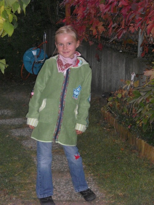 eine Fleecejacke,