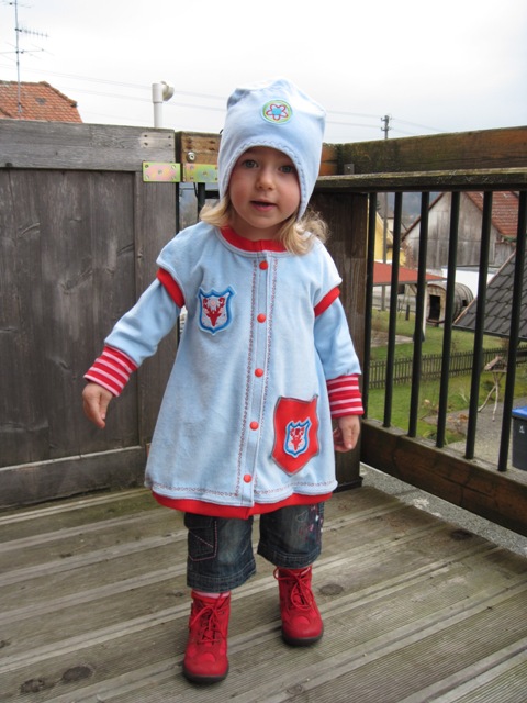 Amelie als Weste...