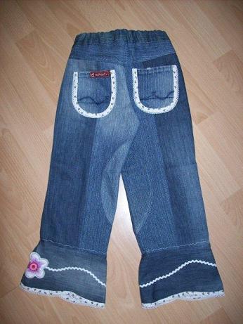 Sina aus zerrissenen Jeans Gr. 122/128 von hinten
