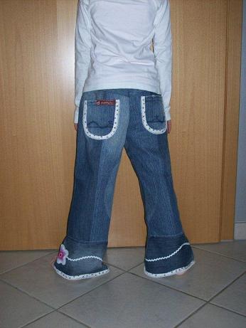 ...und die angezogene SINA von hinten....
