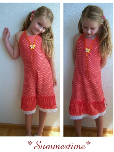 Strandkleid mit Framsen und Perlen