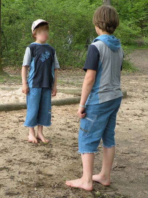 Gleich zwei Jungen-Kombis