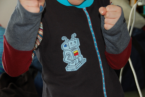 Der Junge braucht Shirts!