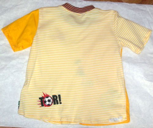 T-shirt von hinten
