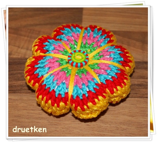 Hkel-Nadelkissen...