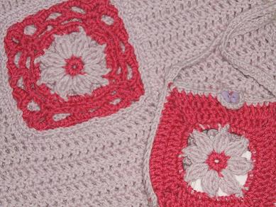 Pullover mit Mtze und Tasche