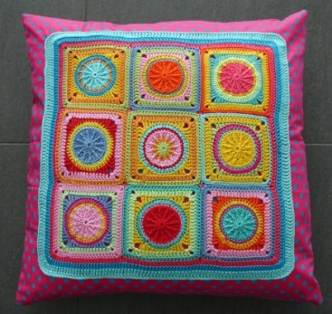Kissen aus Granny Squares SoLaRiS