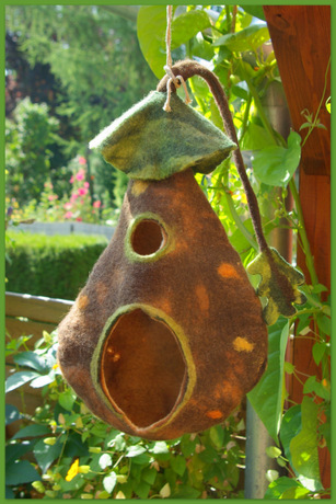 Gefilzte Vogeljurte