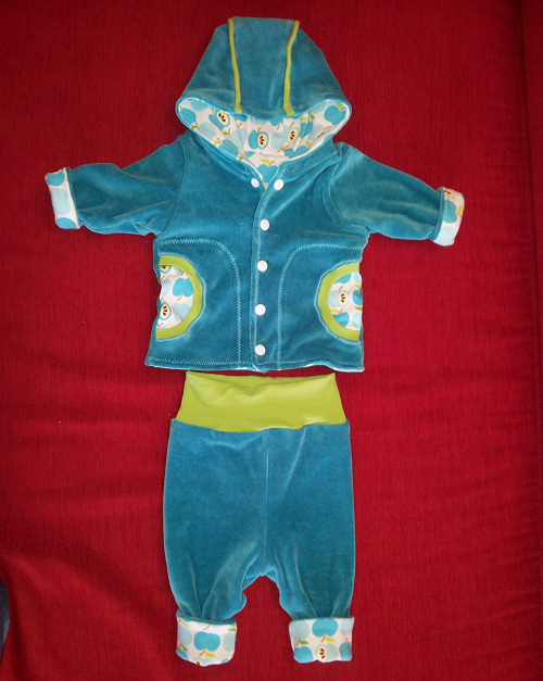 Babykombi aus abgewandelter Knuffelhose und selfmade Babyjacke
