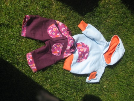 Baby-Raffhose und Baby-Hoodie
