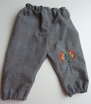 Zwergenhose mit Karos