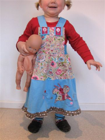 Latzkleid