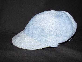 Sommerhut aus Jeansstoff