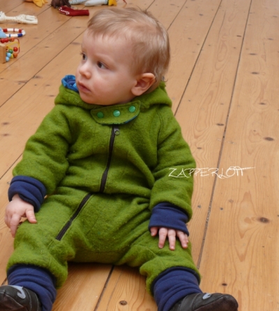 Jumpsuit nach Ottobre mit eigener Kapuzenverkleinerung