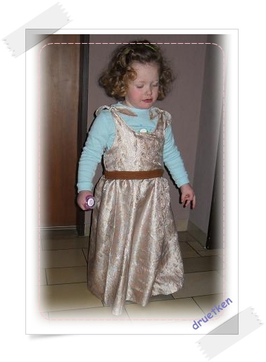 Ein Kleid fr die "Zessin" ;o)!