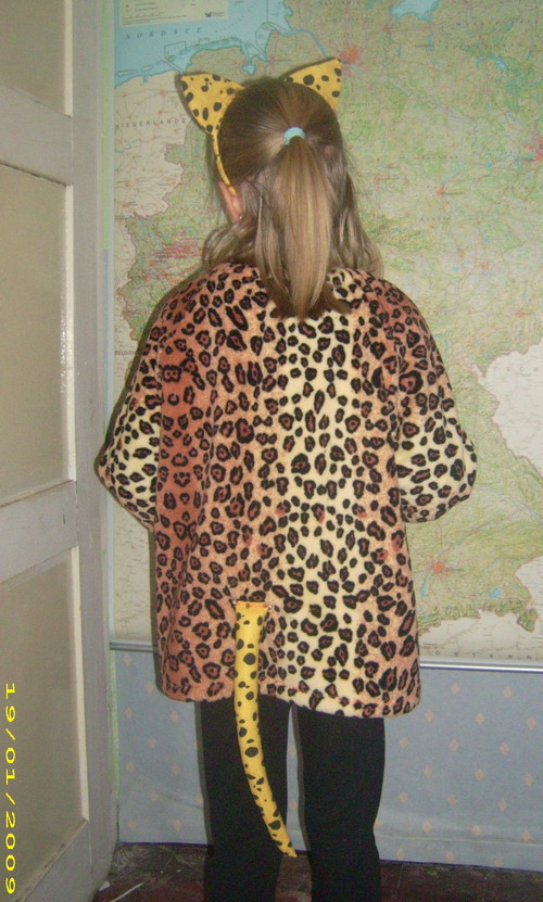 Kleiner Jaguar von hinten