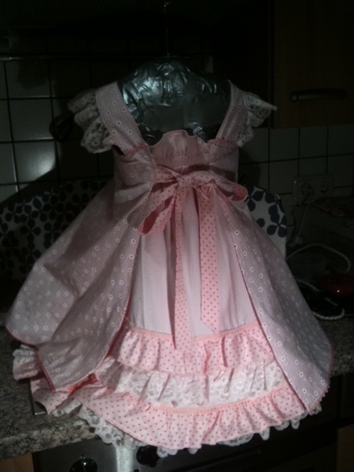 Feliz in rosa mit Rschen