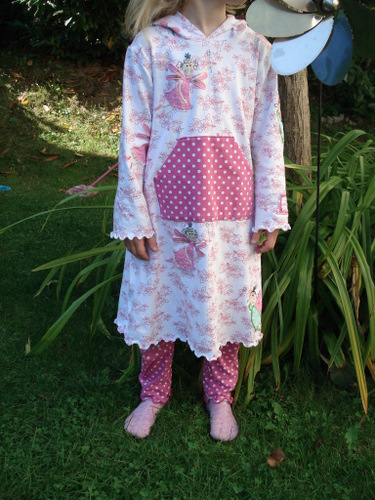 Und hier das ganze Kleid........