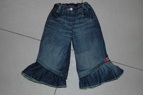 ein alte jeans von mama mit loch...