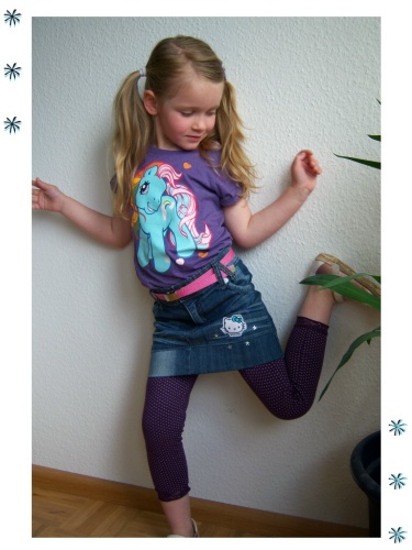 Mamas Jeanshose nun Laras Rock