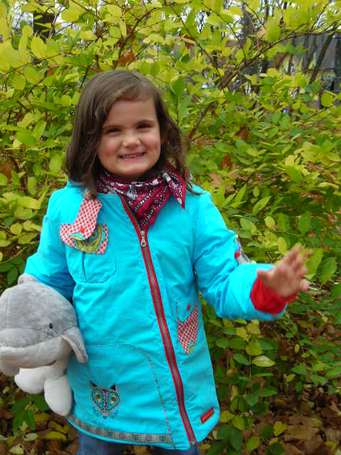 Izzy trkis mit Flora Fox
