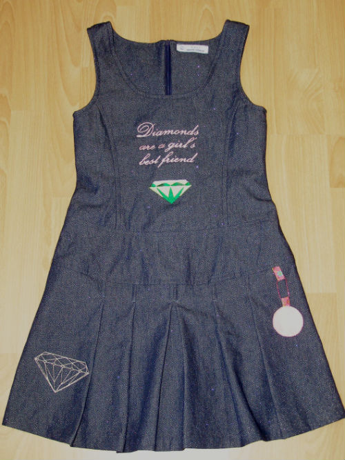 Kleid mit Brillis